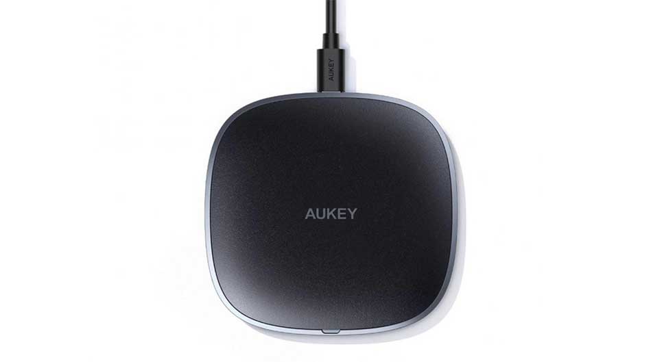 شارژر بی سیم ۱۰ وات Aukey