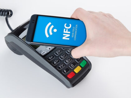 ان اف سی (NFC) چیست، چه کاربردی دارد و چگونه عمل می‌کند؟